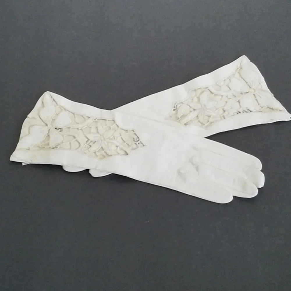 Vintage Kayser Italian Leather Cutout Gloves 6.5 White Bridal NOS 1950s Firm